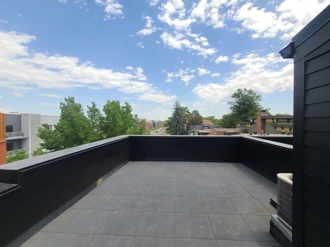 North Rooftop View - 1095 25th St