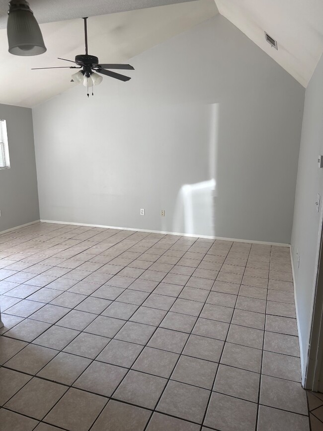 Building Photo - 50055 Kevin Dr
