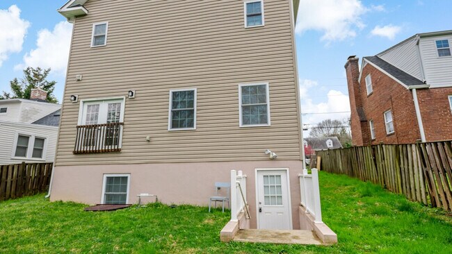 Building Photo - 2759 Greenway Blvd