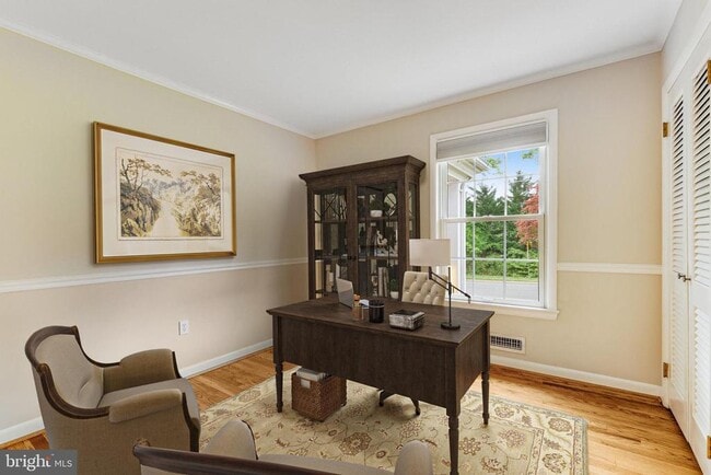 Building Photo - 1023 Westbriar Dr NE