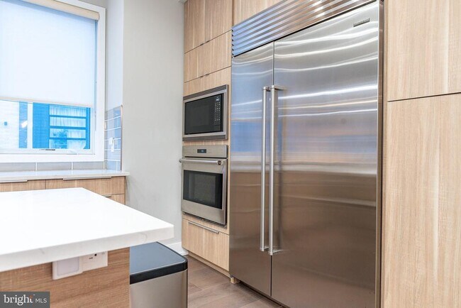 Building Photo - 608 N 3rd St