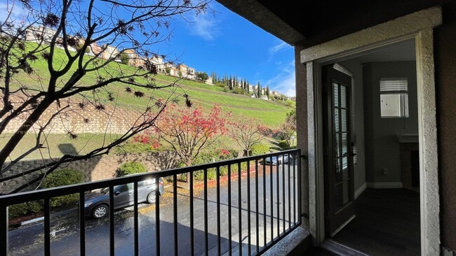 Building Photo - 3BD/3BA - Exclusive Townhome Living on Communication Hill: Modern Comfort Meets Scenic Views