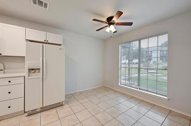 Building Photo - 1815 River Crossing Cir