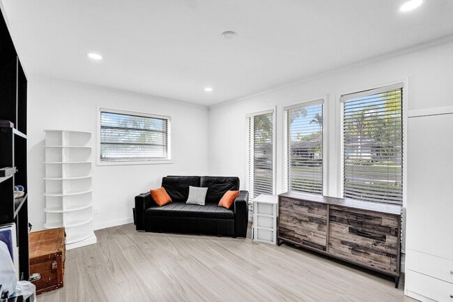 Building Photo - 3681 N 54th Ave