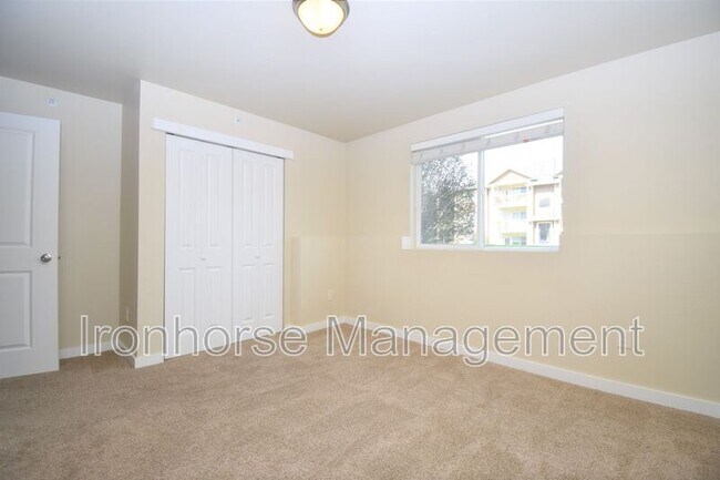 Building Photo - 2226 Baxter Ln