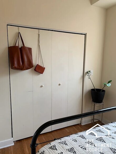 Building Photo - 851 W Fletcher St