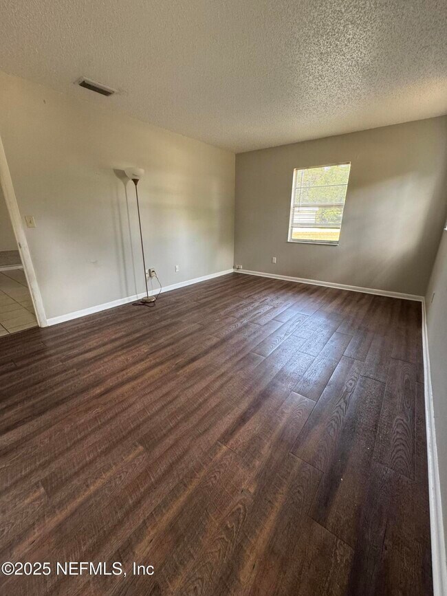 Building Photo - 283 Almansa Rd