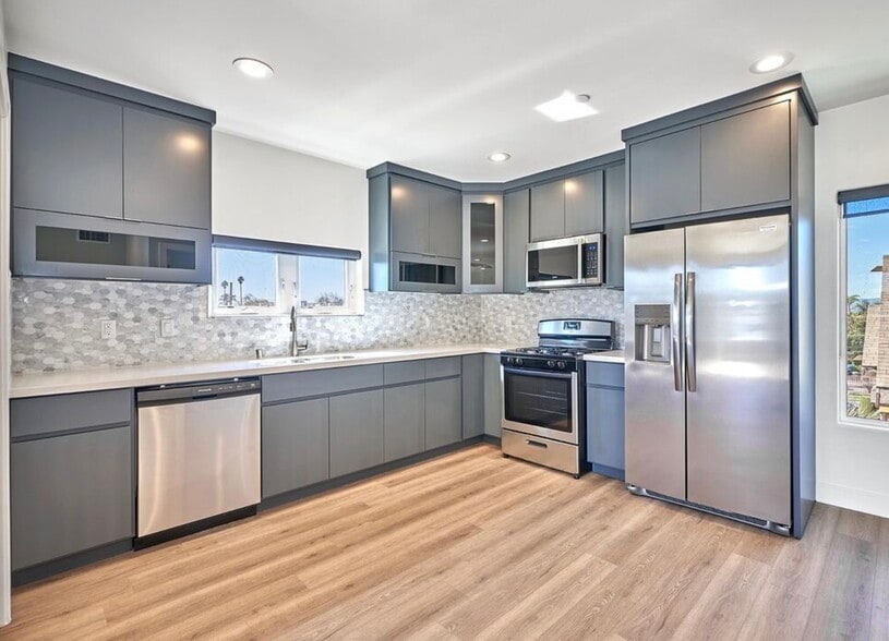 Building Photo - 4507 Lomita St