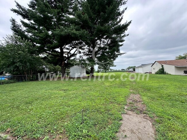 Building Photo - 702 Sandusky-