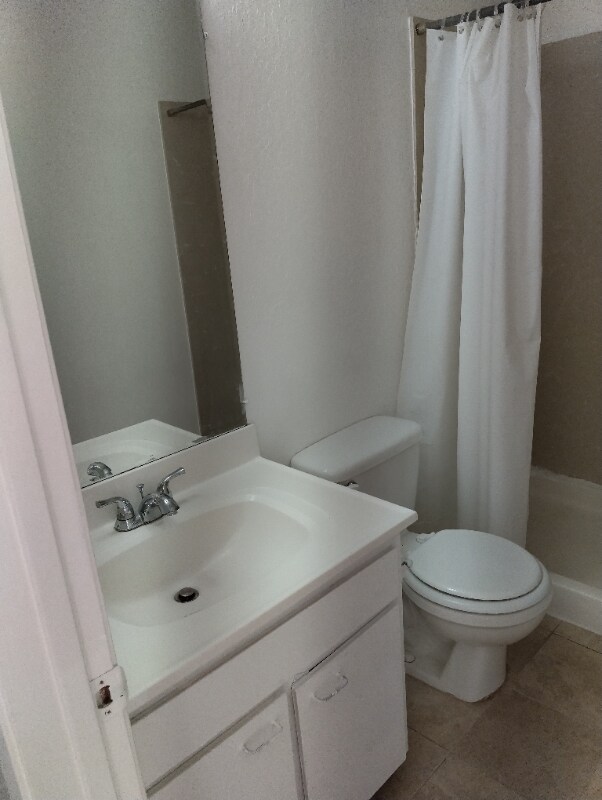 Building Photo - 2412 Sequoia Dr