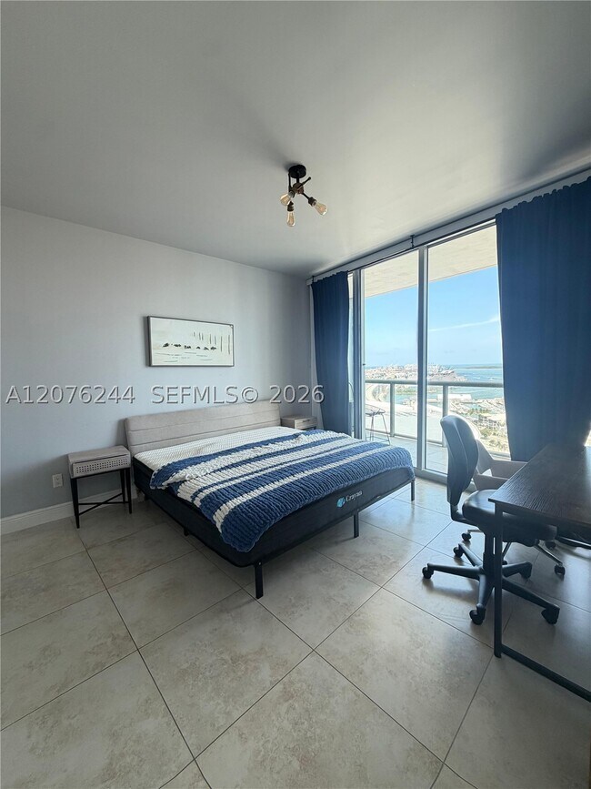 Building Photo - 888 Biscayne Blvd