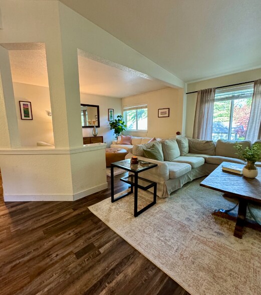 Building Photo - 5064 Foothills Dr