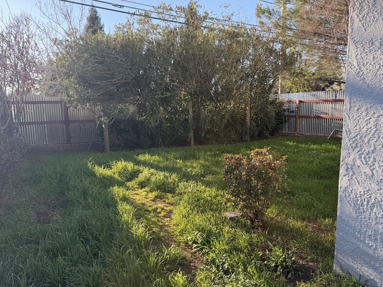 Building Photo - 1253 Ravenshoe Way