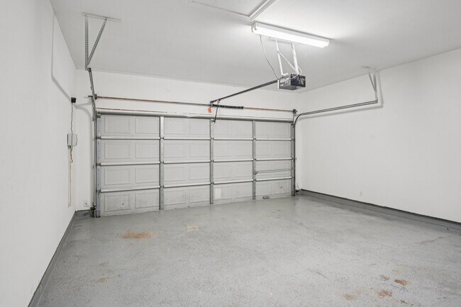 Building Photo - 90 Panterra Way