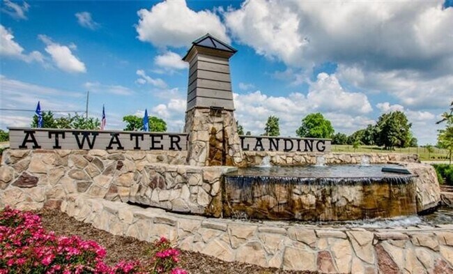 Building Photo - Enjoy this resort like feel where you live!
