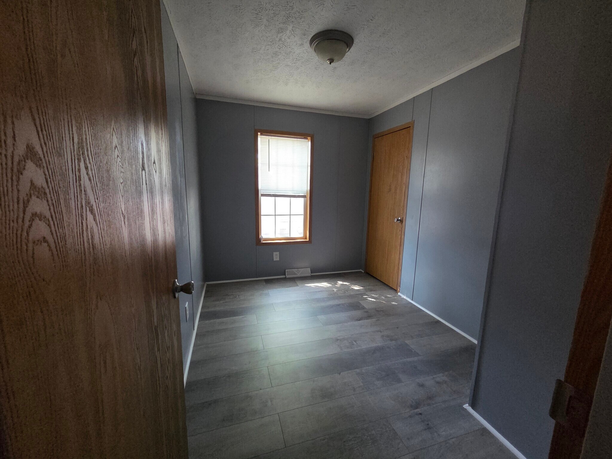 Building Photo - 1511 Mydland Rd