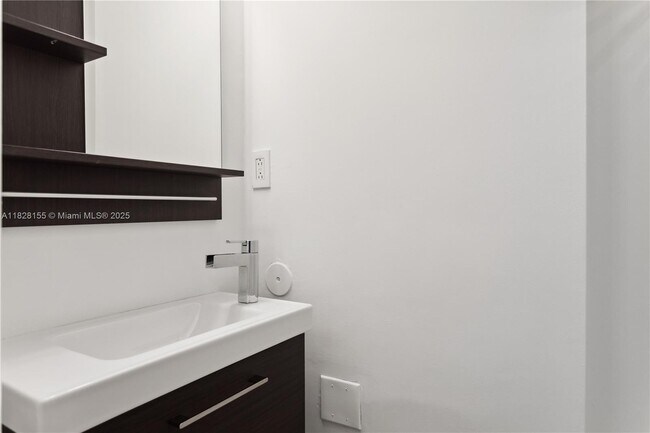 Building Photo - 31 Whitehead Cir