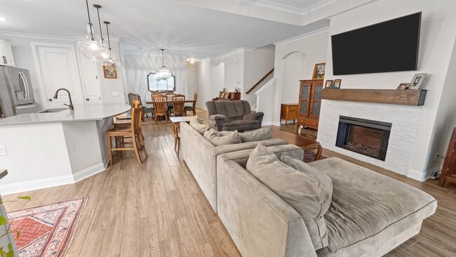 Building Photo - Spacious 6-Bedroom Waterfront Home in Richmond Hill, GA