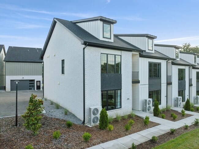 Building Photo - 342 Sophia Rain Dr
