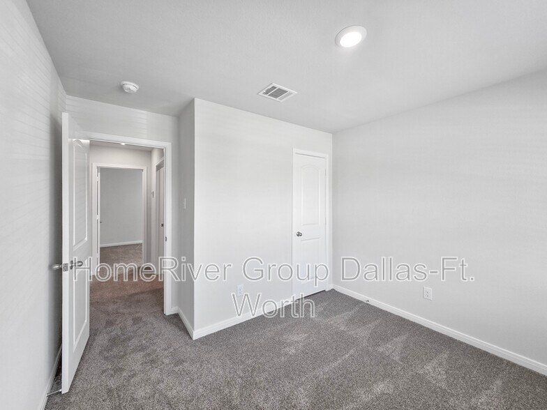 Building Photo - 246 Shaw Creek Blvd