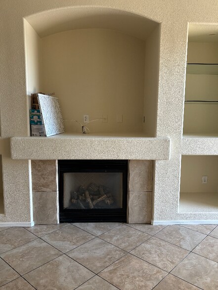 Building Photo - 13779 W Earll Dr