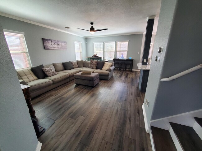 Building Photo - 2127 Muuga Manor