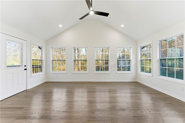 Building Photo - 1715 Crestline Dr NE