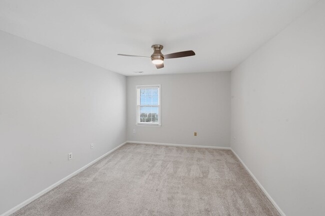 Building Photo - Don’t Miss This Beautiful 3BR Stone Orchard Home with Warm Wood Floors & Fireplace!