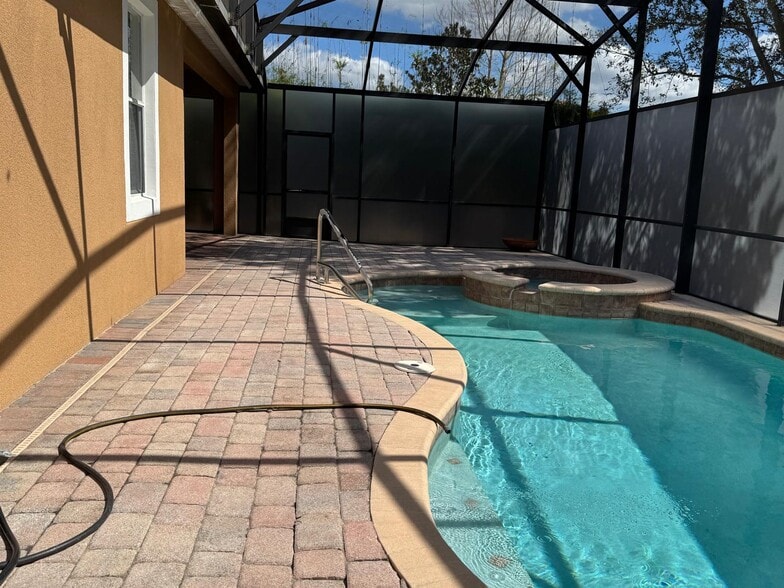 Building Photo - 11745 Via Lucerna Cir