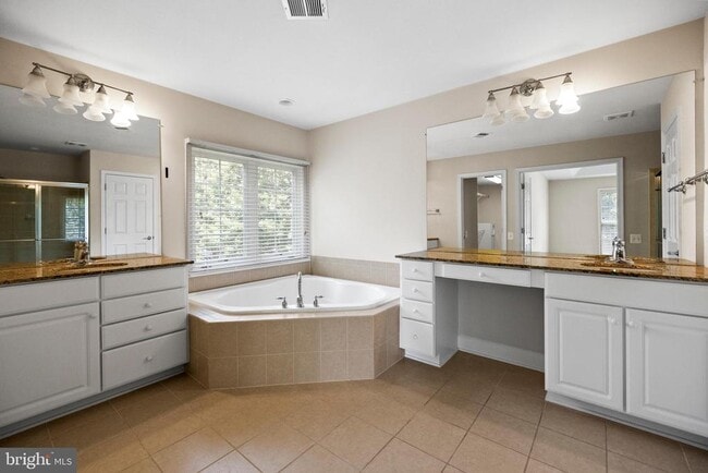 Building Photo - 9401 Old Settle Ct