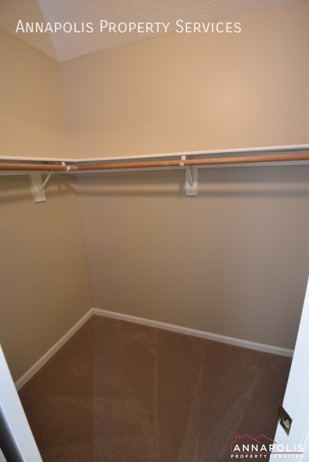 Building Photo - 3144 Stonehenge Dr