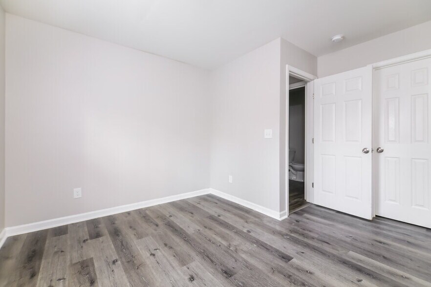 Building Photo - 305 Farrington Dr