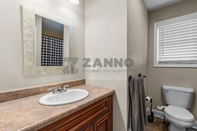 Building Photo - 498 Park Ave