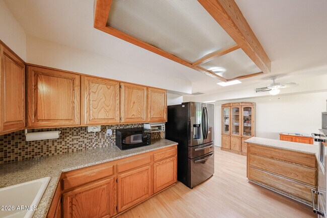 Building Photo - 9821 N 110th Ave