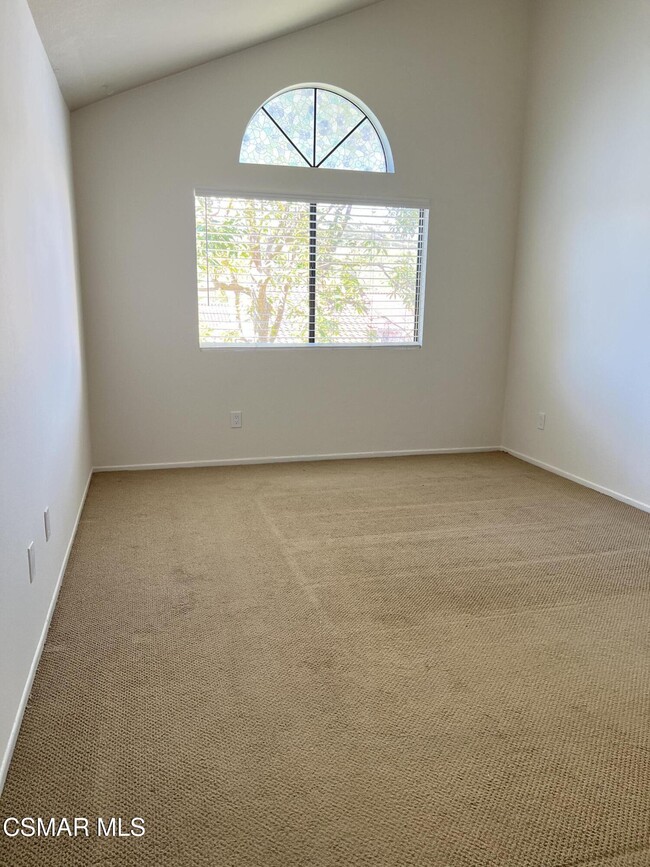 Building Photo - 831 Paseo Serenata