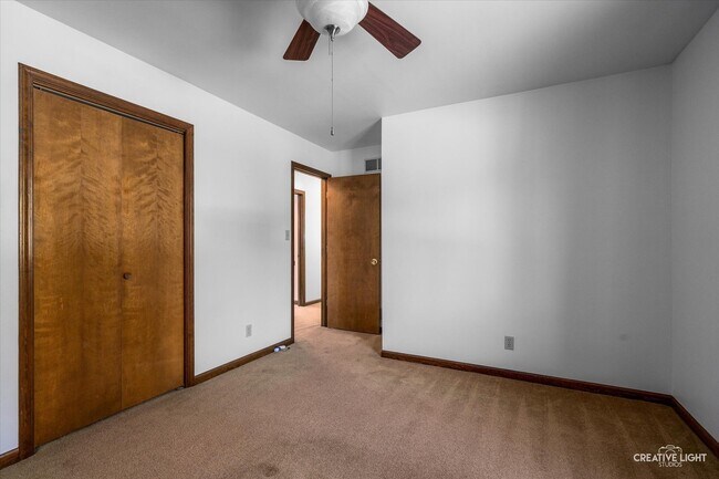 Building Photo - 13831 S Mallard Dr