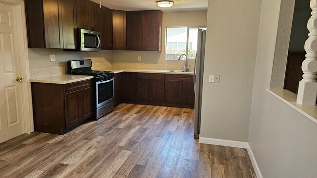 Building Photo - 3 bedroom 2 bath House in Escondido
