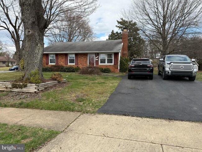 Building Photo - 7608 Heritage Dr