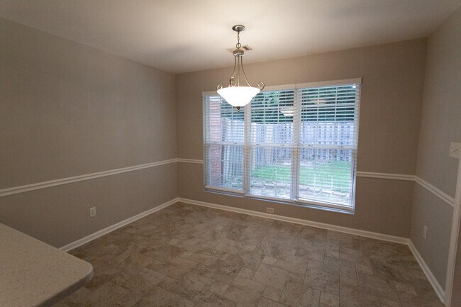 Building Photo - 318 Vanderbilt Dr