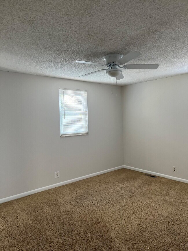 Building Photo - 416 Ocala Ct N