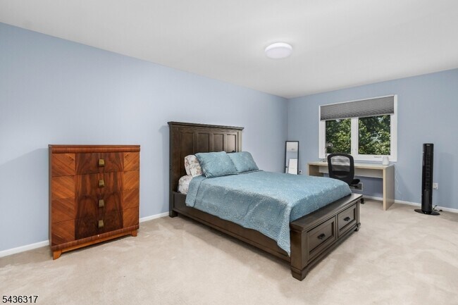 Building Photo - 21 Edgefield Dr