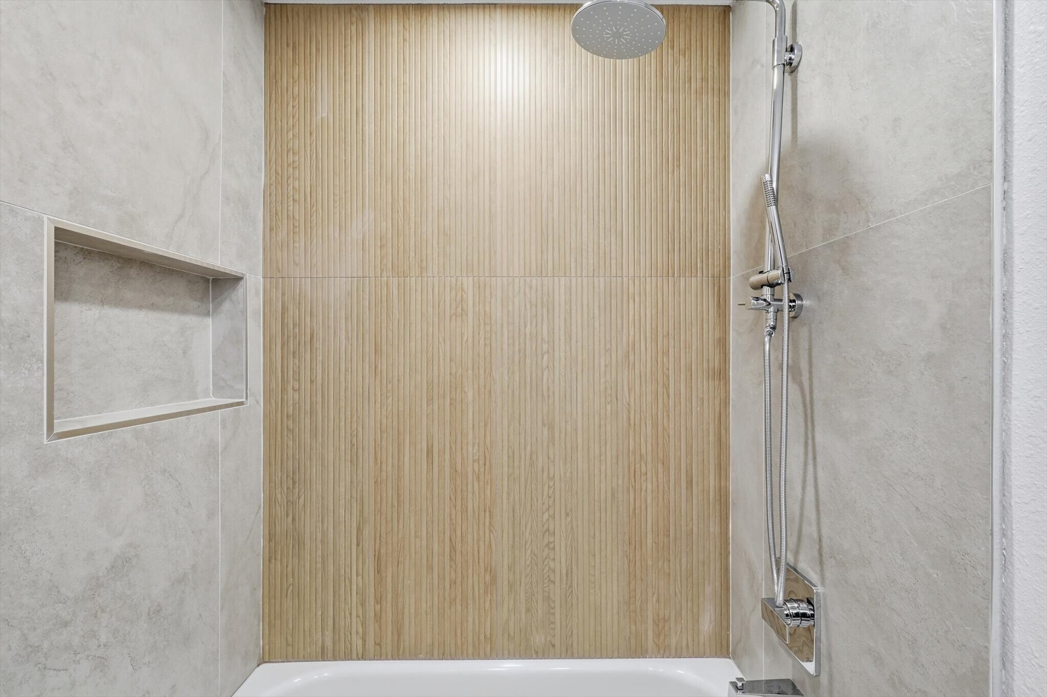 fluted tile designer selected tile for 2nd bath shower-tub combo! - 4813 Via Ventura