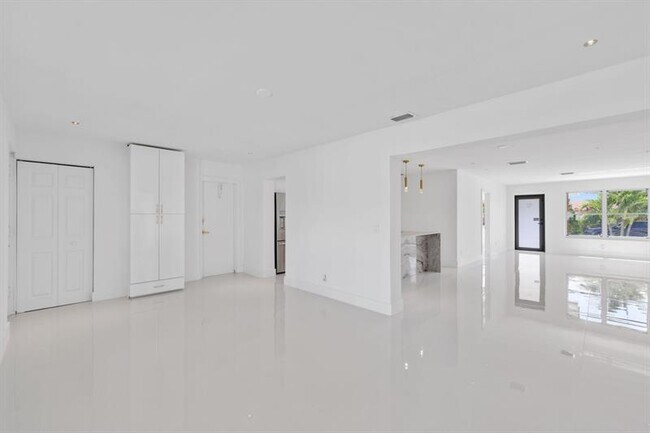 Building Photo - 3349 El Vedado Ct E