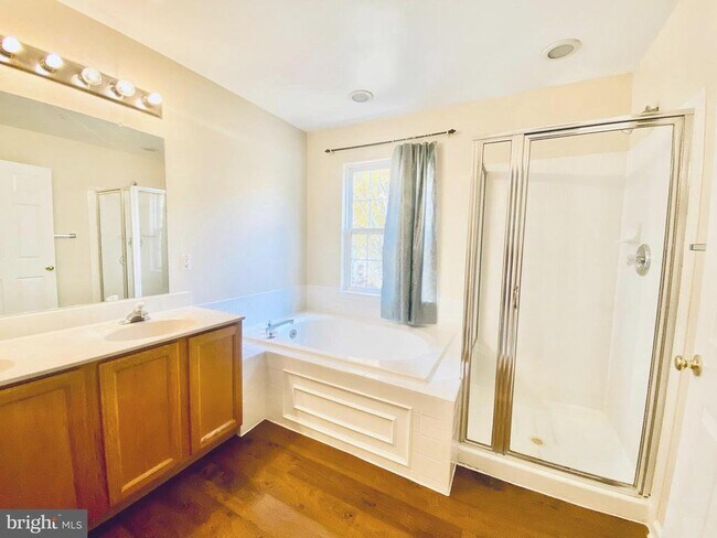 Building Photo - 13765 Palmetto Cir