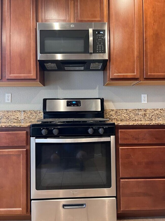 Building Photo - 427 Anchor Ln