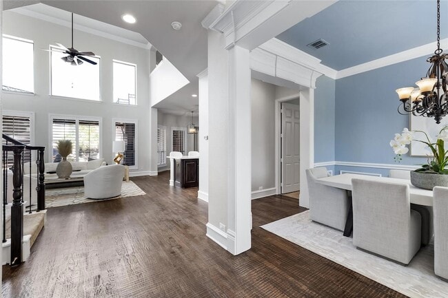 Building Photo - 1908 Thorndale Cir