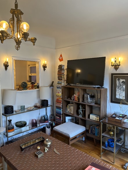 Building Photo - 3360 Descanso Dr