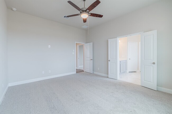 Building Photo - 12611 White Pelican Ct