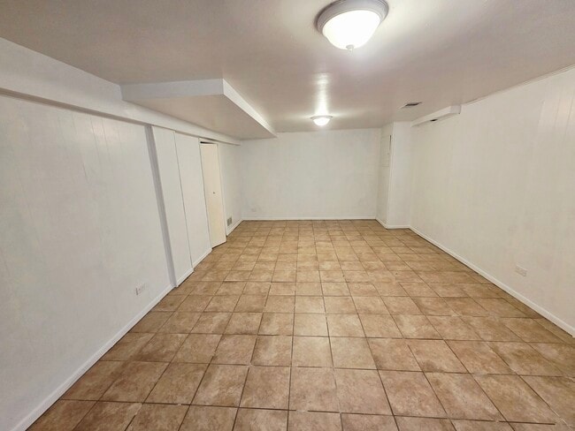 Building Photo - 828 Lavergne Ave