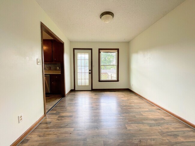 Building Photo - 112 Hazelwood Dr